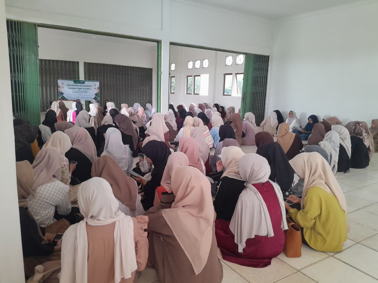 Antusias, Mahasiswi FIP Ikuti Kajian Fiqih Wanita dalam Rangkaian Pesantren Ramadhan